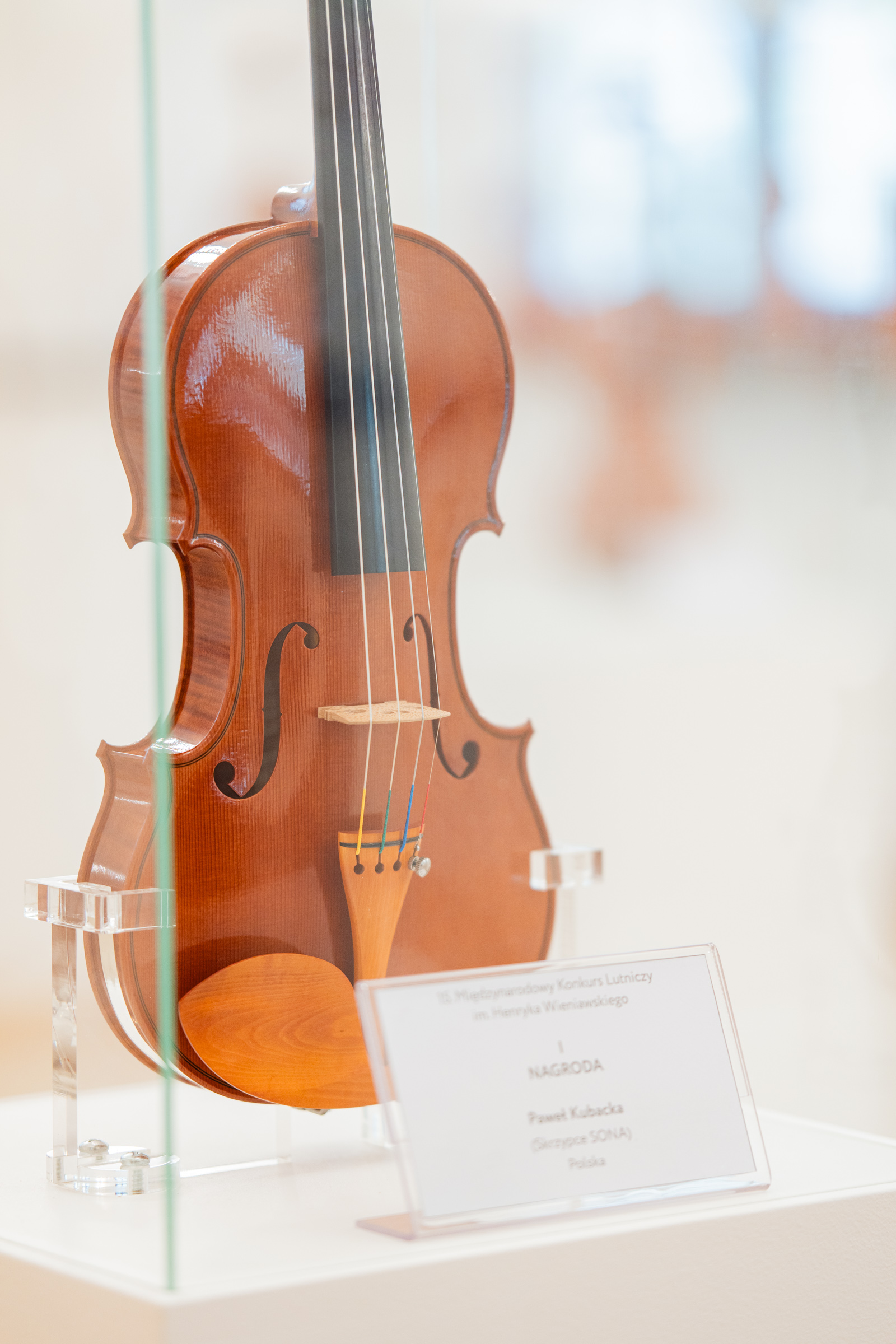 Paweł Kubacka / violin SONA / 1st Prize | Fresh Frame
